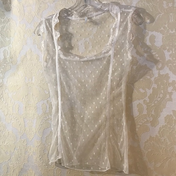 Beautiful lace top - Picture 4 of 5